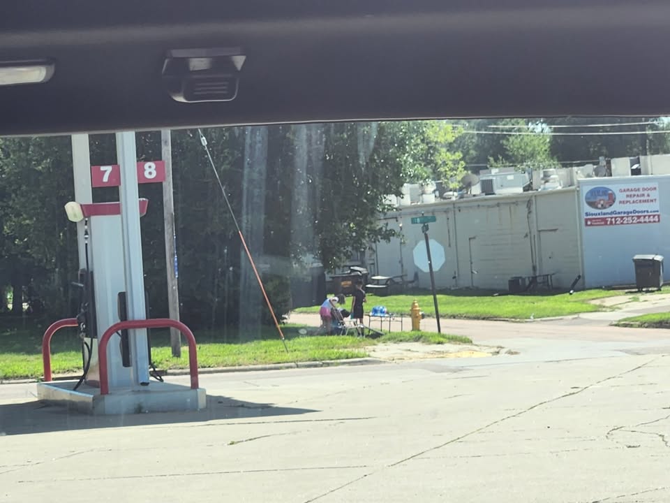 Make a kids day 18th and 75 get yourself some lemonade.