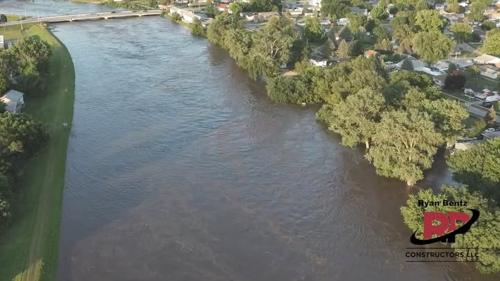 Sioux City Flooding View Drone footage shot of the Big Sioux...