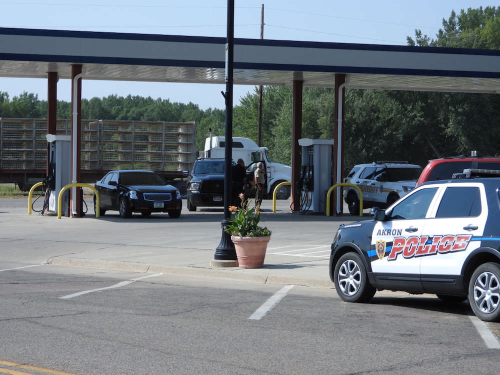 Suspect in custody in Akron Iowa after pursuit North on Interstate 29 in South Dakota